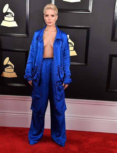 Here are the most outrageous grammys looks of all time – Artofit