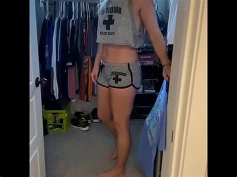 Sexy Wife Showing Off XVIDEOS