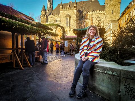 De Kerstmarkt In Aken Heerlijke Kerstsfeer Rond De Indrukwekkende Dom