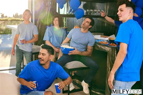 Cock Hungry Curvy Goddess Kianna Gets Blowbanged Cd Eee Bfe B D F Porn Pic