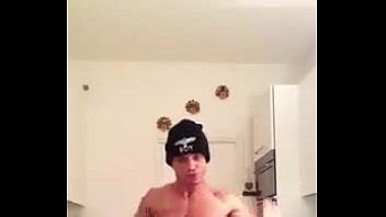 Chico Sexy Bailando XVIDEOS