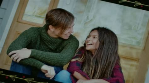 Se negó a decir que su hija es trans y llora al perder su custodia así separa la ideología gay