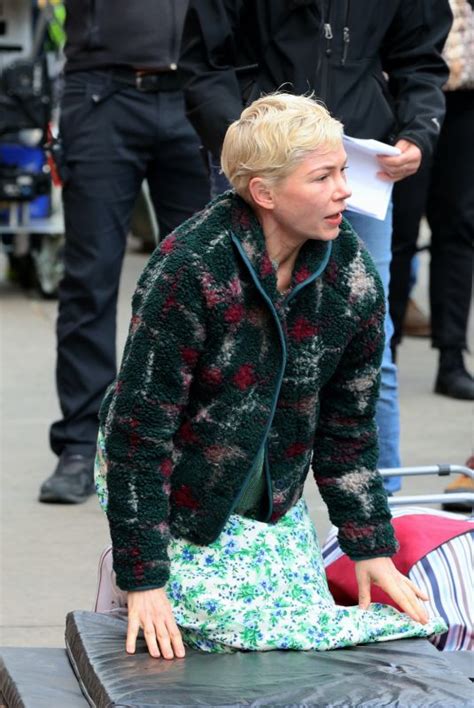 Michelle Williams On The Set Of Dying For Sex In Brooklyn Hawtcelebs