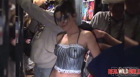 Pussy Flashing Mardi Gras Sluts INSANE SunPorno