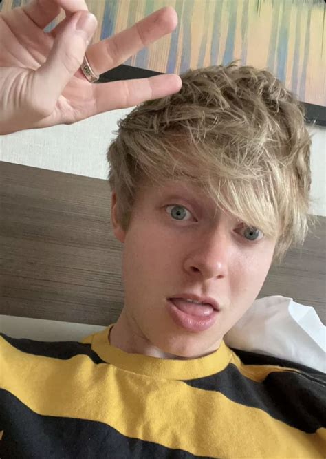 Pin On Friends Sam And Colby Colby Brock Hot Emo Boy