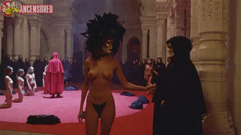 Eyes Wide Shut Nude Pics Page 1