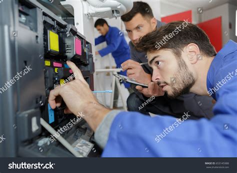 machine repair images stock  vectors shutterstock