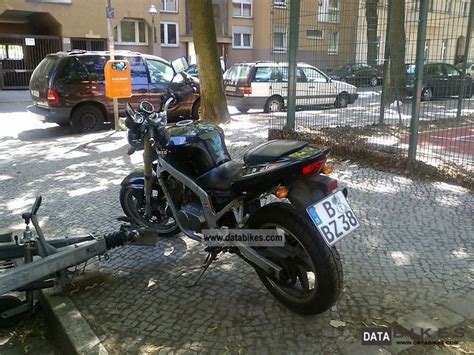 2004 Hyosung GT 250i Naked