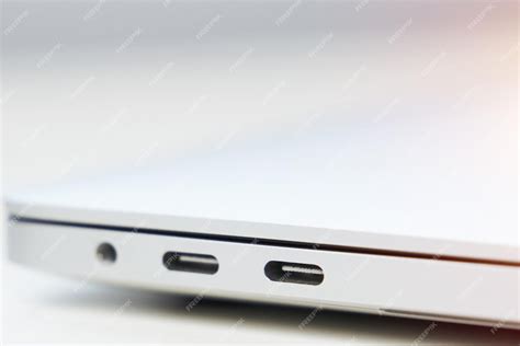Серебряный ноутбук usbc 31 разъем порты thunderbolt 4 разъем для ...