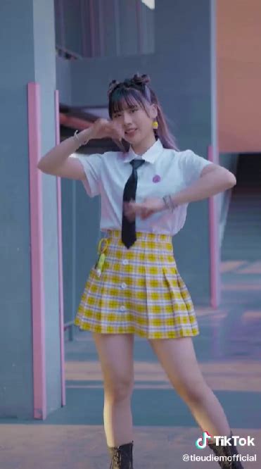 Bất ngờ với bộ mặt khác hoàn toàn của hot TikToker không phải cá tính mà đẫm drama và nước