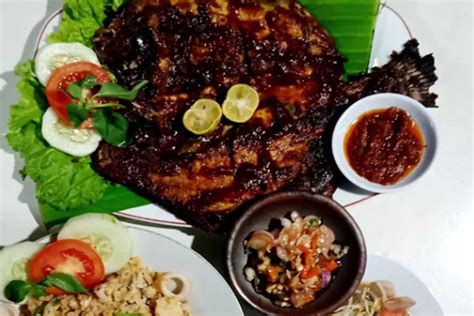 Ikan Bakar Mas Aye Di Yogyakarta Bumbu Rempahnya Melimpah