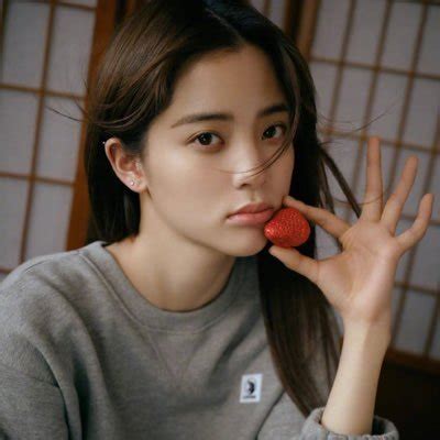 Nana Ouyang 欧阳娜娜 pics Ouyangnana2000 Twitter