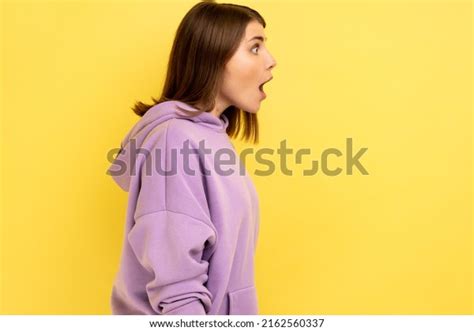 1,604 Woman Hoodie Shocked Surprised Images, Stock Photos, 3D objects ...