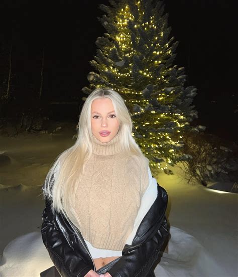 KT Lordahl | ☃️🎄🤍 @fashionnova | Instagram