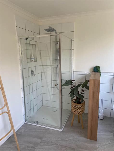 Mornington Locals :) Noticeboard, Buy, Swap & Sell | Complete bathroom
