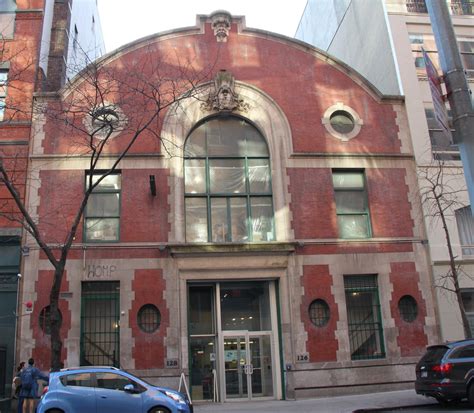 Real-Time Bus Arrivals for Broadway and East 13th Street 8