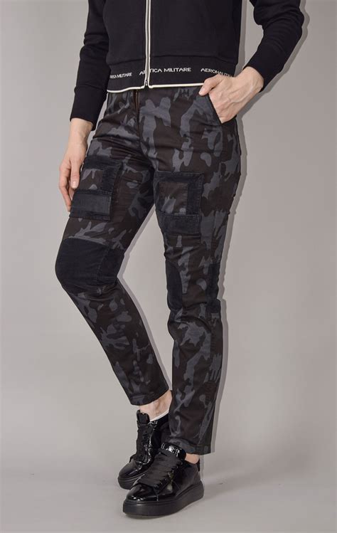 Женские брюки-карго AERONAUTICA MILITARE FW 22/23/AL camouflage nero ...