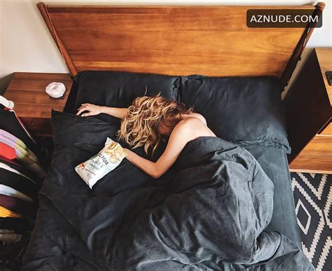 Charlotte De Carle Nude And Sexy From Instagram AZNude