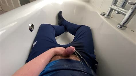 Pissmadman Self Piss In Bath Free Gay Porn A Xhamster Xhamster