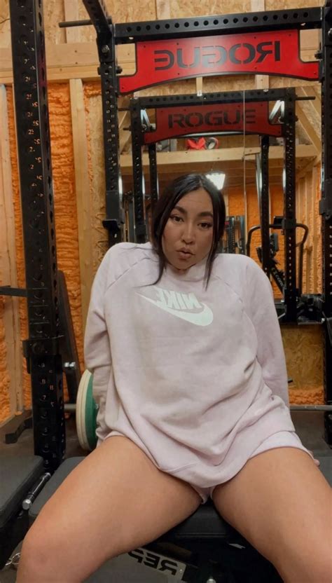 Thighs Nudes Legs Nude Pics Org