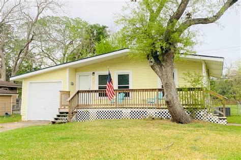 708 Winding Way Lake Jackson Tx 77566 House Rental In Lake Jackson