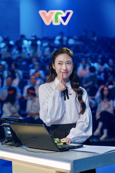 4 hot girl Gen Z nổi tiếng vì xinh đẹp học vấn khủng và giỏi kiếm tiền Báo Dân trí