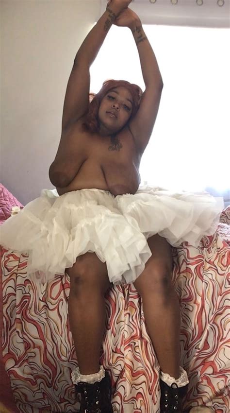 Owie Gold M E YaaGqaa Mh ZKcmgBUdiaK9SCl7 Original 742593261 Porn Pic