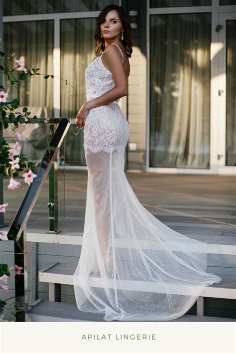 LONG BRIDAL LACE NIGHTGOWN F-31 The translucent dress with a deep ...