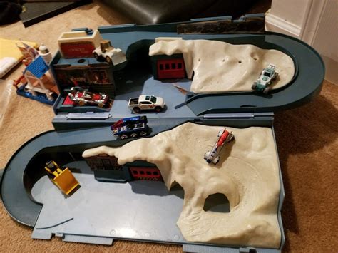 S Mattel Hot Wheels City Playset Vintage Car Display Sto N Go Rare Artic