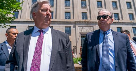 Two Trump Lawyers Quit a Day After His Indictment - The New York Times