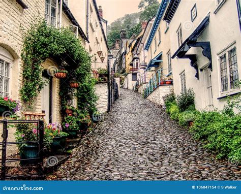 Steep Cobbled Street In Clovelly Devon Stock Photo Image Of Narrow