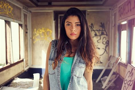 Look Girl Brunette Isabella D HD Wallpaper Wallpaperbetter