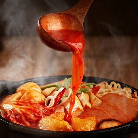 610g Korean Self Heating Small Hot Pot Kimchi Rice Cake Troops Self Heating Food Self Heating