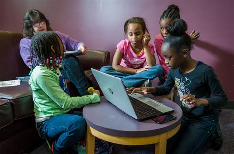 Tinta Colorida Para Impressora - Homework Club | Students from 11 to 17 work on homework in a… | Flickr