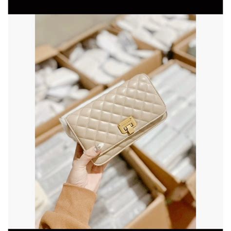 Túi CNK khoá gập màu nude loại xịn THANH LÝ thu vốn Shopee Việt Nam