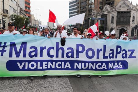 Miles De Personas En Las Calles De Per En La Marcha Por La Paz Canal