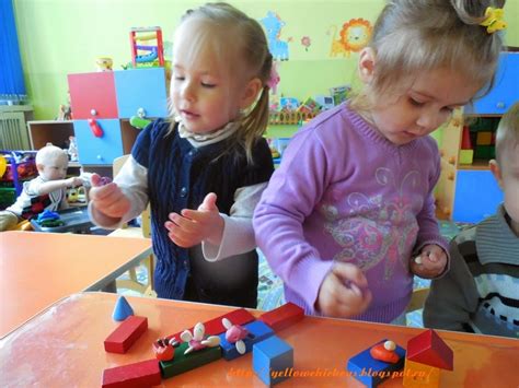 Ни минуты покоя: Лепка из пластилина для детей 2-3 лет. Поделка "Ёжик"