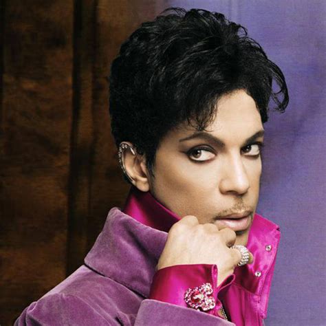 Клипы Принса вернулись на YouTube