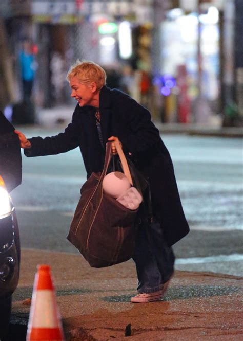 Michelle Williams Films Scenes For Fx S Dying For Sex In New York Celebmafia