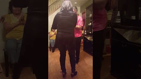 Mi Esposa Bailando Con Su Sobrino Y Un Año Nuevo Youtube