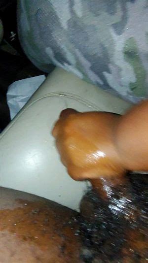 Handjobを視聴 Oil Handjob Ebony Porn SpankBang