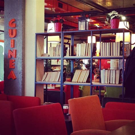 📚Обожаю книги! Особенно книги в кафе! Они создают особый … | Flickr
