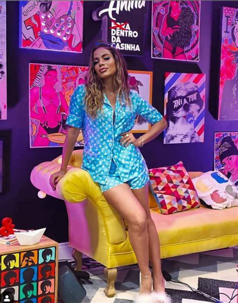 Anitta irá arrecadar doações para os países da América Latina veja