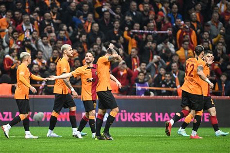 Galatasaray Antalyaspor U Iki Golle Ge Ti