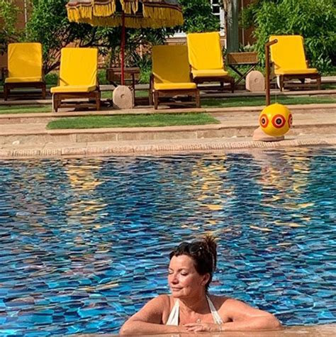 Lorraine Kelly Shares Gorgeous Poolside BIKINI Photo From India
