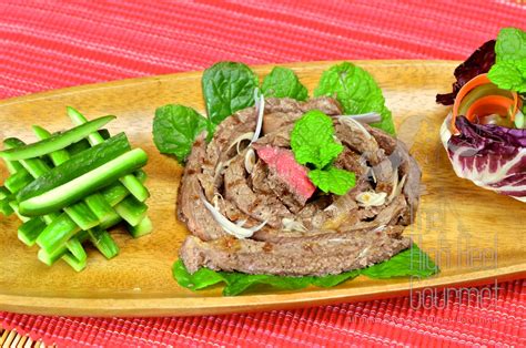 Thai Grilled Beef Salad Yum Neau Yang The High Heel Gourmet