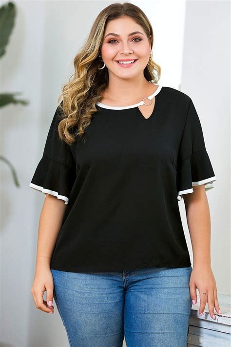 Pingl Par Lajos Kov Cs Sur Molett Elegancia Style De Femmes Rondes Belle Femme Blonde Femme