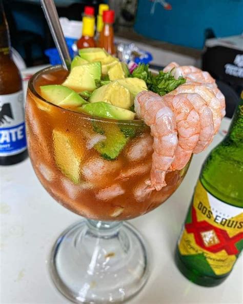Coctel De Camarones Con Cerveza