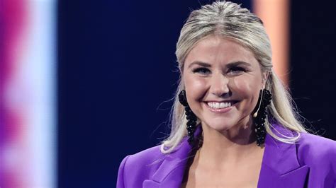 Beatrice Egli Zeigt Sich Komplett Ungeschminkt Deutsch City