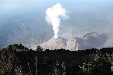 volcan santiaguito por  esta prohibido subirlo  cuanto tiempo